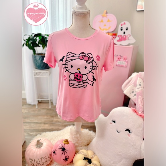 Hello Kitty Mummy T-Shirt - Picture 2 of 2